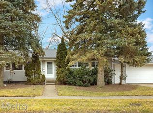 22522 Thomson St, Clinton Township, MI 48035