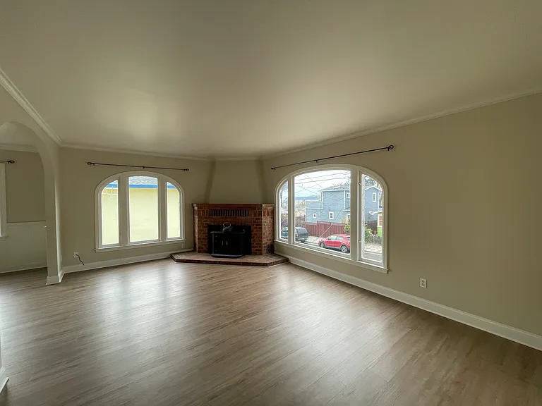 410 Carmel Ave — Photo 2