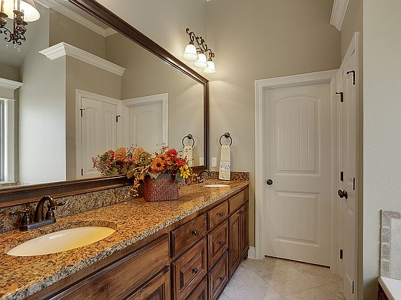 5th image of 6125 Kateland Cir