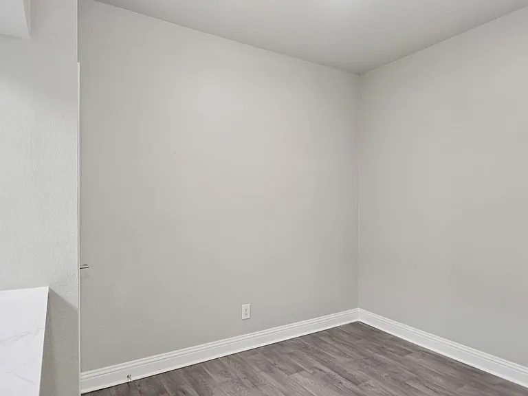 Larkin Apartment Homes — Photo 116