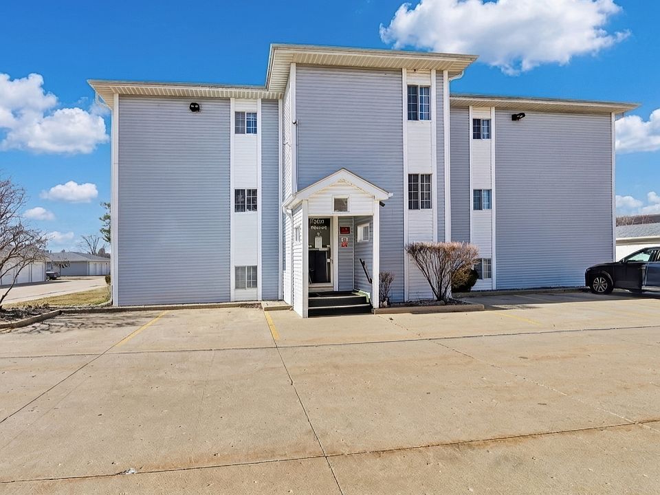 1st image of 3130 W Monroe St APT 201