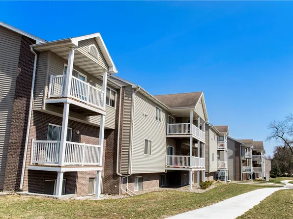 203 Jewel Dr, Ames, IA 50010