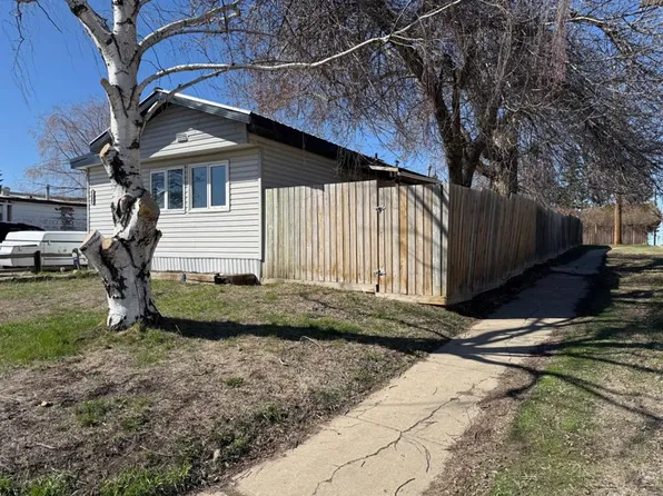 5202 S 56b St, Lloydminster, AB T9V 1M6