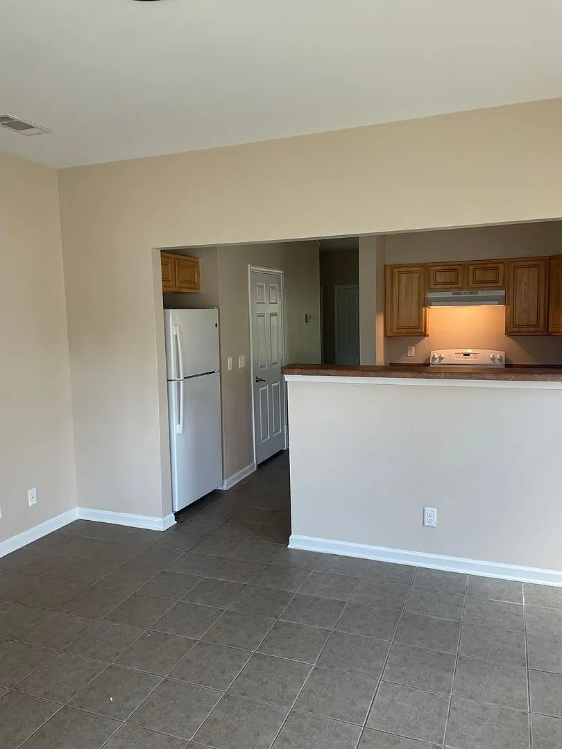 House for Rent — Photo 2