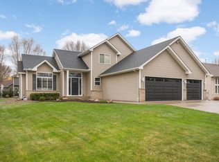 1365 Narcissus Curv, Victoria, MN 55386