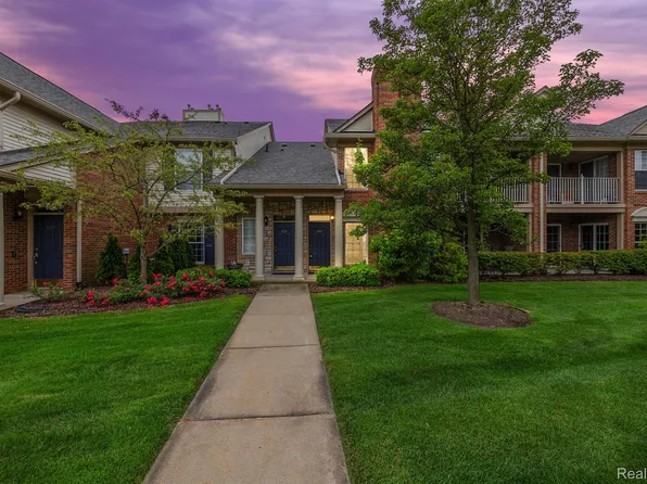 3707 Oakmonte Blvd, Rochester, MI 48306