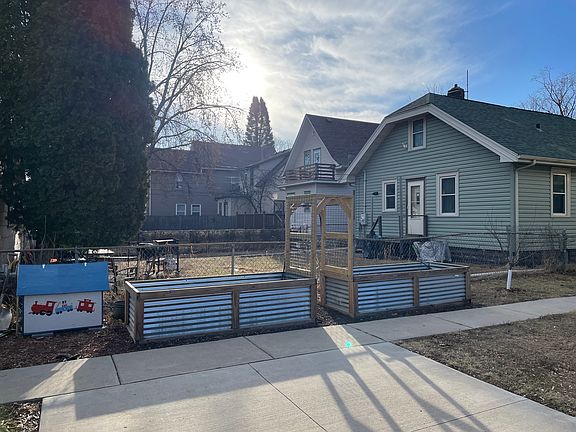 4th image of 795 Edmund Ave