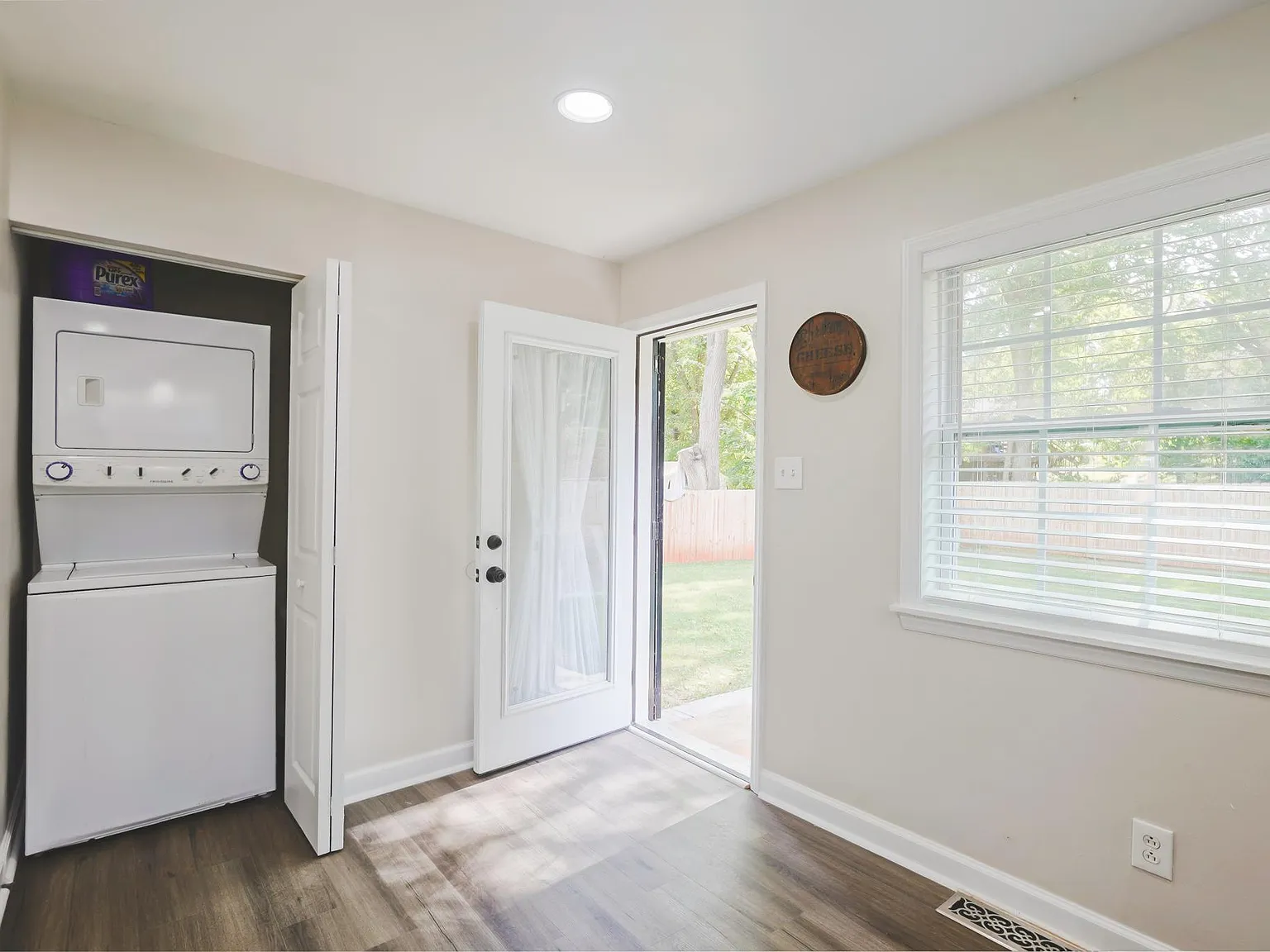 2106 Longleaf Dr — Photo 4