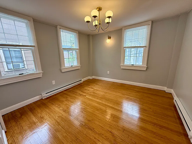 405 Benefit St #2 — Photo 7