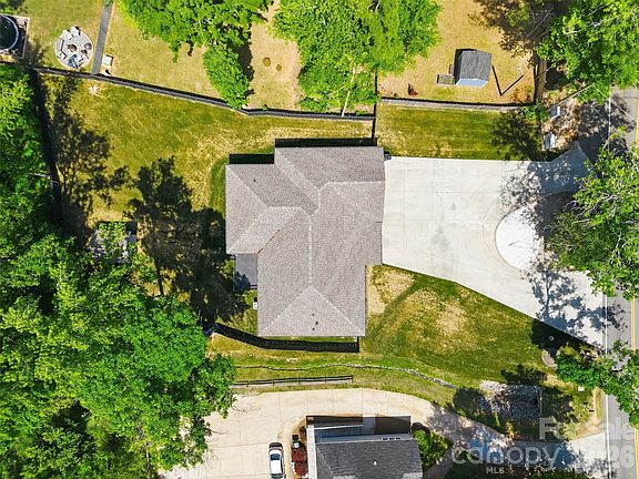 2nd image of 5330 Tuckaseegee Rd