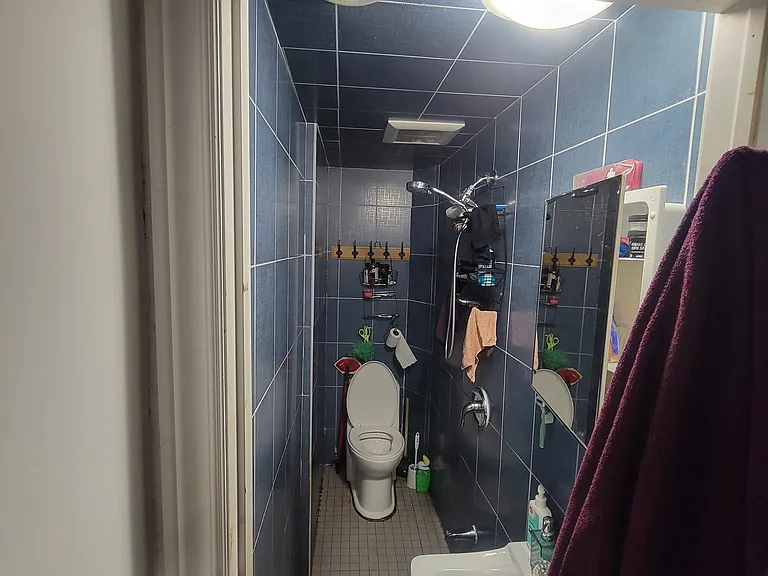 655 Manning Ave #1 — Photo 6
