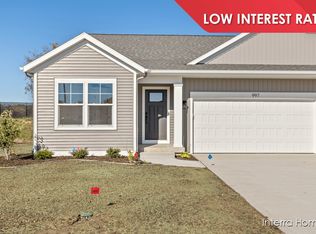 997 Scioto Dr, Comstock Park, MI 49321