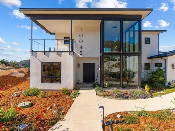 10042 Tall Oak Dr, Escondido, CA 92026