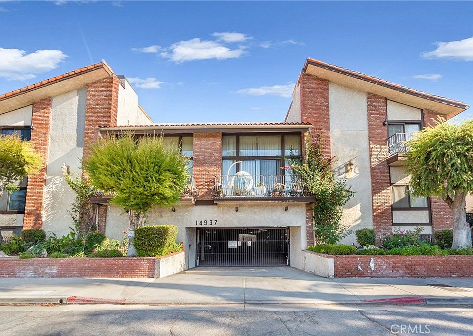 1st image of 14937 Sherman Way APT 5