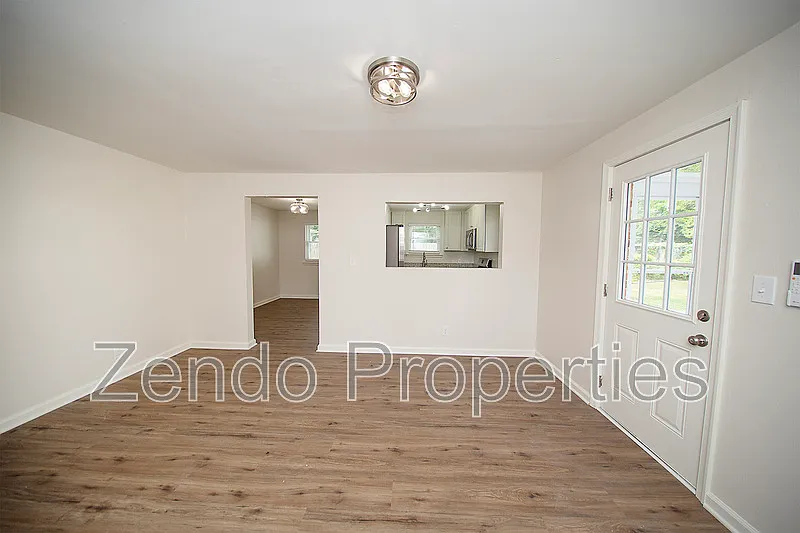2 bed, 1.0 bath, $1,775 — Photo 4