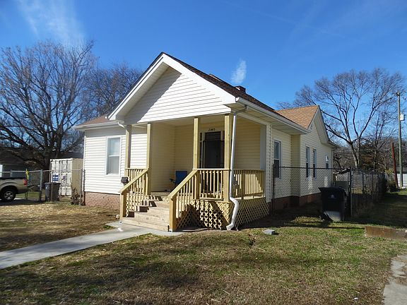 4th image of 2445 Woodbine Ave