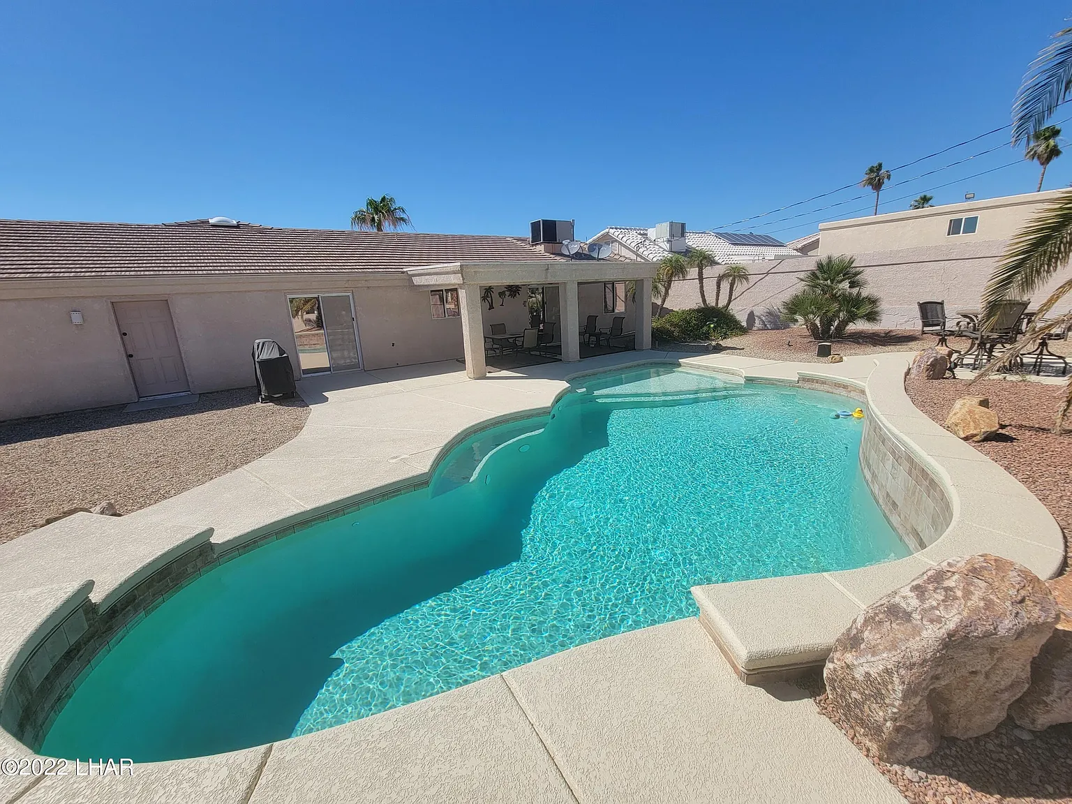 3 bed, 2.0 bath, 1388 sqft, $2,900 — Photo 4
