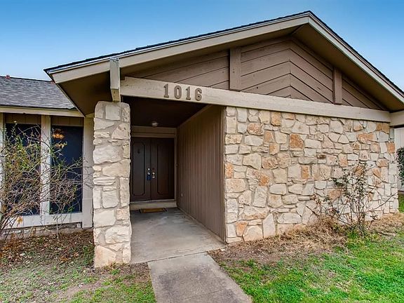3rd image of 1016 Speer Ln