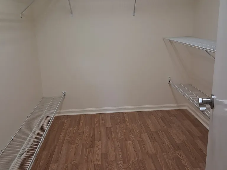 2213 Jefferson Cir — Photo 10