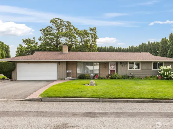 903 Selkirk Place, Brewster, WA 98812