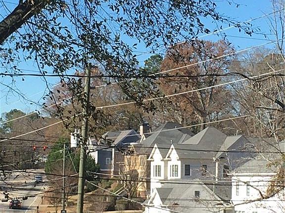 2nd image of 2889 Glenwood Ave SE