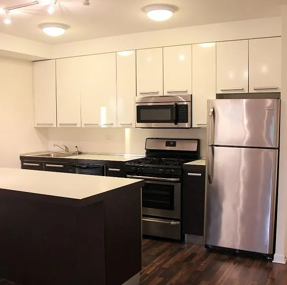1524 W Glenlake Ave #5B — Photo 3