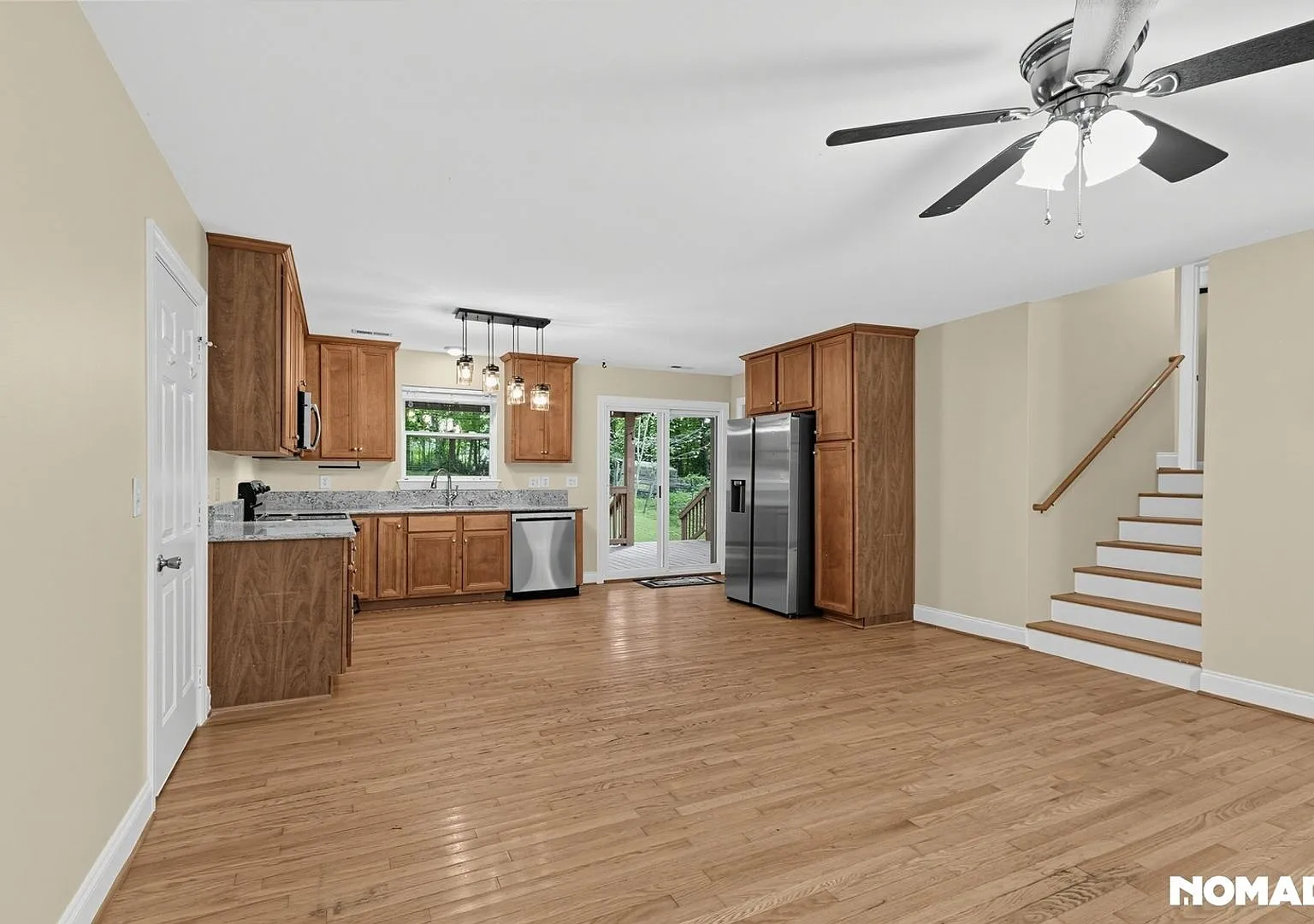 Charming 4BR House in Statesville with large lot — Photo 3