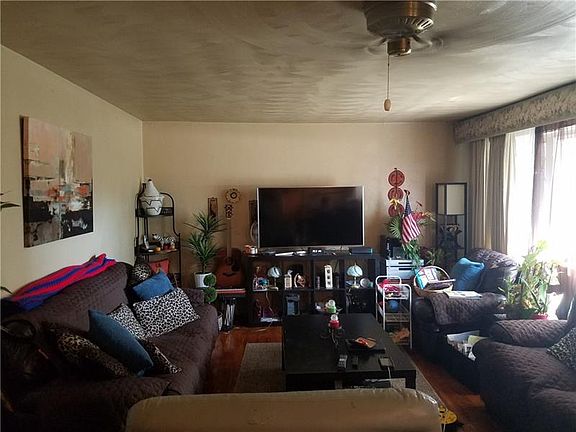 5th image of 260 W Steuben St