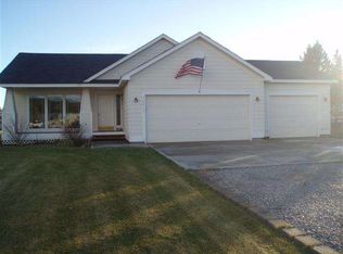 16413 W Sun Haven Dr, Nine Mile Falls, WA 99026