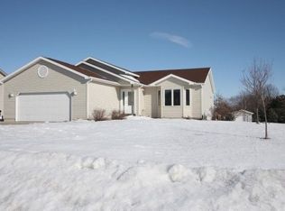 213 Buena Vista Dr, Arlington, WI 53911