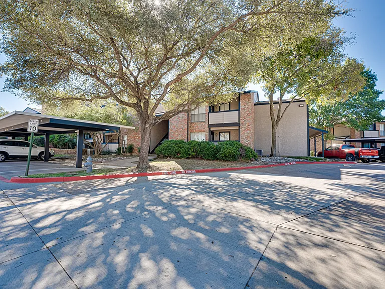 Southern Oaks — Photo 70