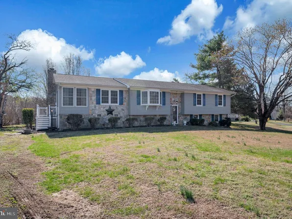 48 Belle Plains Rd, Fredericksburg, VA 22405