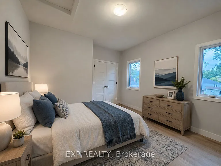 1089 Notre Dame St #3 — Photo 4