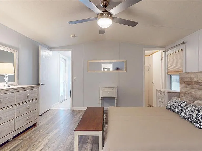 10728 Poplar St NE — Photo 20