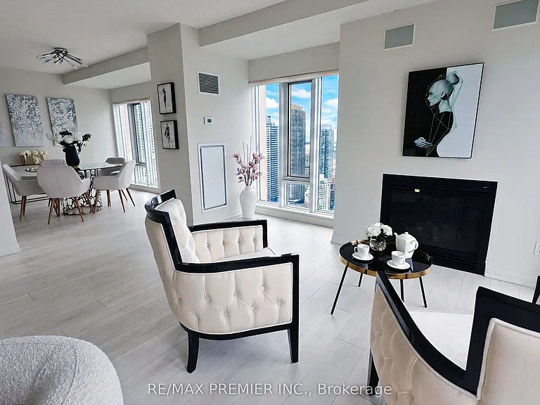 210 Victoria St #4407 — Photo 17