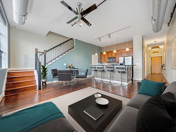 5th image of 319 Campbell Ave SW #201