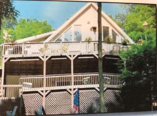 121 Granite Dr, Greentown, PA 18426