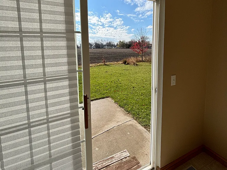 E Greenwood Dr — Photo 33