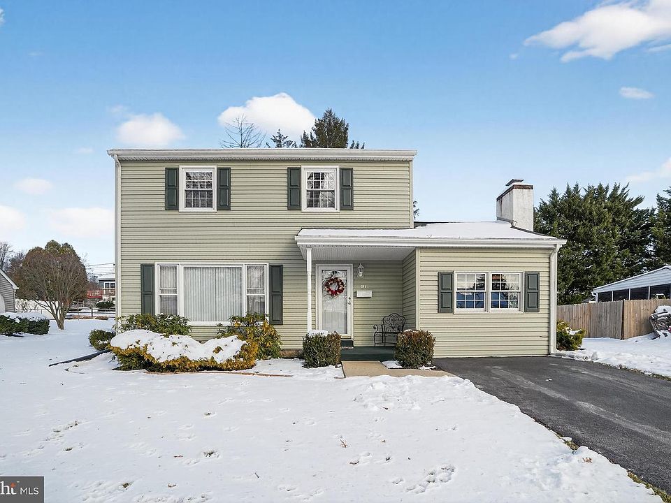 1st image of 305 N Lake Dr
