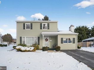 305 N Lake Dr, Downingtown, PA 19335