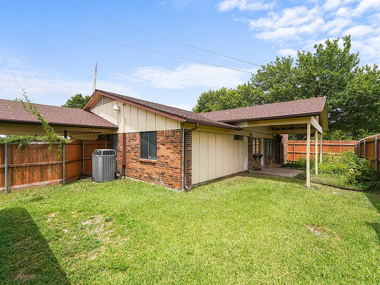1509 Pecos St — Photo 14