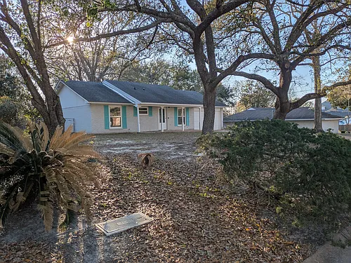 1221 Wellington Ln Photo 1