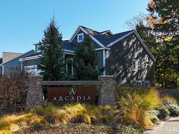 3rd image of 14782 Arcadia Woods Dr
