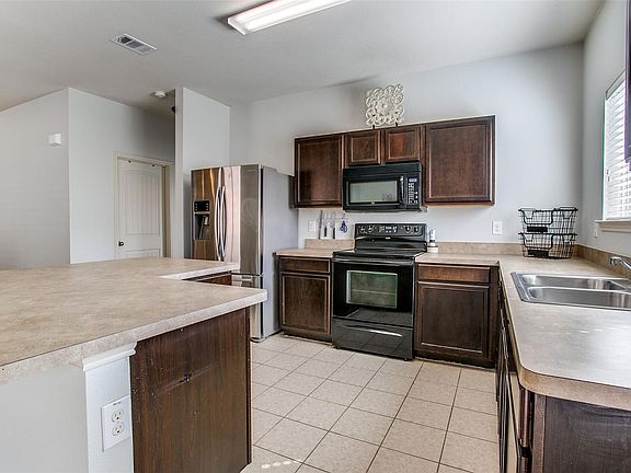 5th image of 3904 Hanna Rose Ln