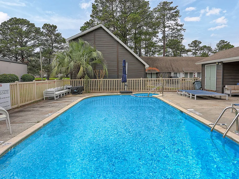 Timberland Lofts Pool