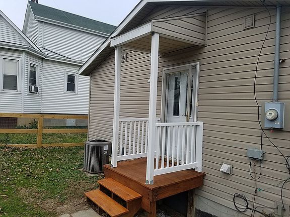 3rd image of 429 Saint Clair St