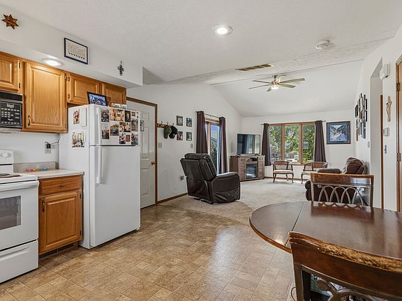 5th image of 601 S 3rd St #B