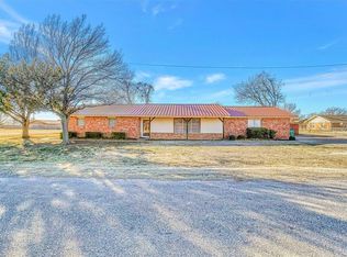 522 S Doneghy Ave, Grandfield, OK 73546