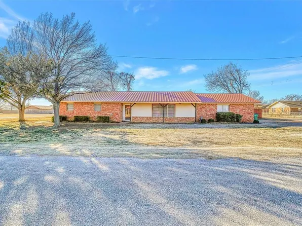 522 S Doneghy Ave, Grandfield, OK 73546
