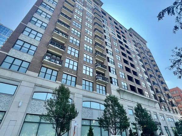 849 N Franklin St Unit 1009, Chicago, IL 60610